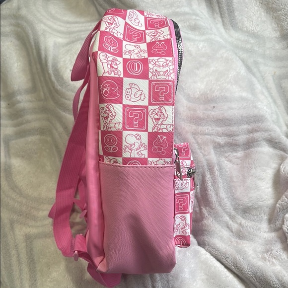 Princess Peach- Super Mario small backpack - Picture 4 of 8
